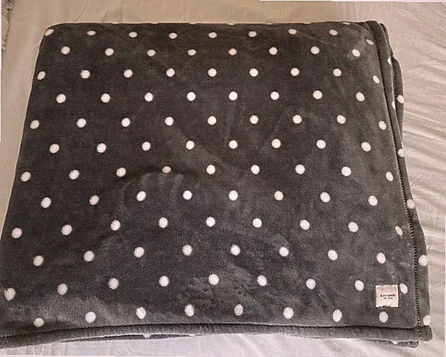 Kate Spade Oversized King Gray /White Polka Dot Fleece Blanket Larabee Dots