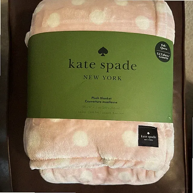 Kate Spade Queen /Full Pastel PINK w/ White Polka Dots Fleece Blanket NEW/pkg