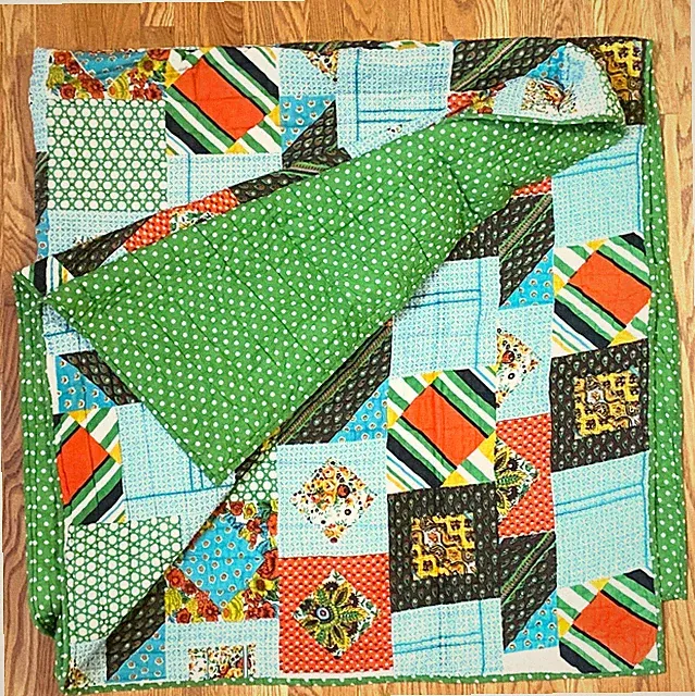 Reversible Green White Polka Dot Patchwork Quilt Bedspread Blanket 81x83 India